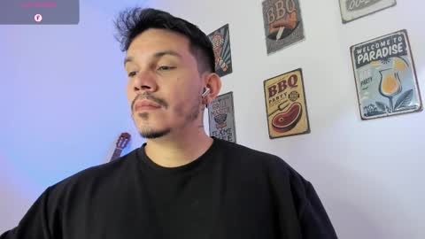 Snapshot of legolas_15 chatting on 02/26/26, 10:36 Alejandro online show from 02/26/26, 10:36