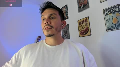 Snapshot of legolas_15 chatting on 03/05/26, 11:56 Alejandro online show from 03/05/26, 11:56