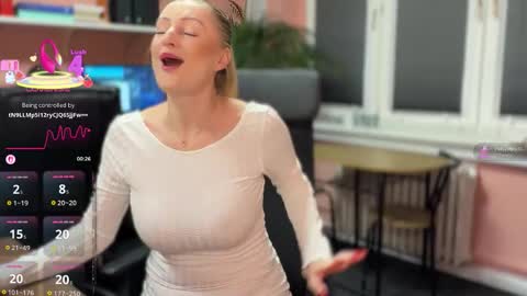 Snapshot of legslong chatting on 01/09/26, 05:10 LegsLONG online show from 01/09/26, 05:10