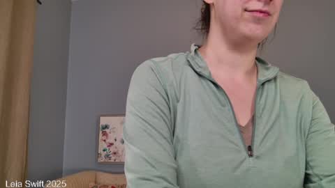 Leia Swift online show from 02/10/25, 12:39
