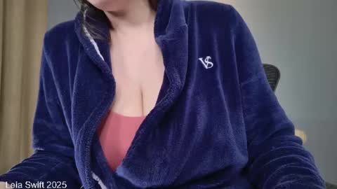 Leia Swift online show from 03/09/25, 10:41