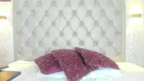 LEIGH ANGELS online show from 12/19/24, 11:03