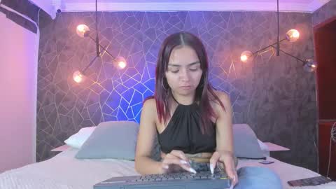 LEIGH ANGELS online show from 10/19/25, 10:32