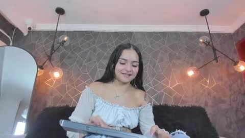 Snapshot of leigh_angels chatting on 06/03/26, 10:15 LEIGH ANGELS online show from 06/03/26, 10:15