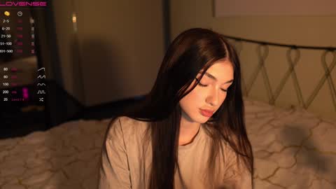 Leila online show from 12/16/24, 11:33