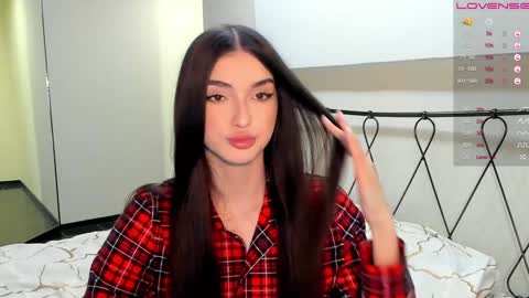 Leila online show from 01/27/25, 08:17