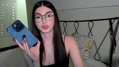 Leila online show from 02/12/25, 08:29