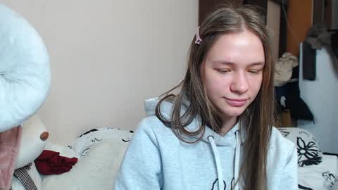 leila_bambi online show from 12/24/24, 12:55