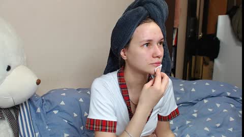 leila_bambi_ online show from 12/09/24, 12:30