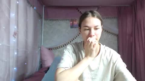 leila_bambi_ online show from 11/26/25, 03:35