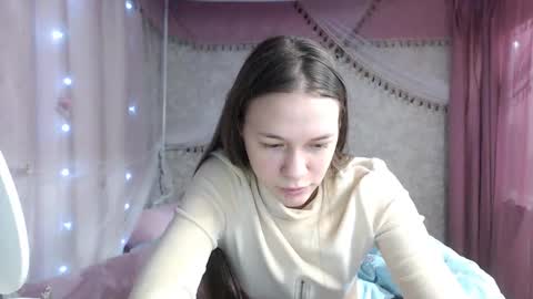 leila_bambi_ online show from 12/22/25, 05:21