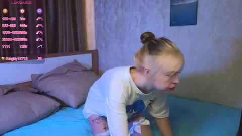 Snapshot of leiladwight chatting on 12/03/24, 04:36 Leila online show from 12/03/24, 04:36