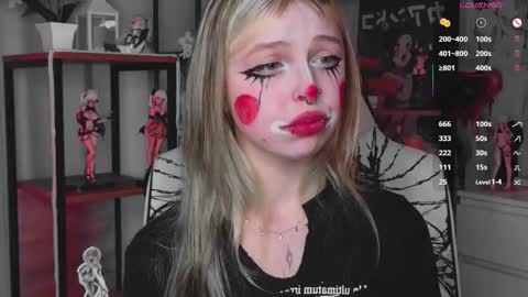 Snapshot of leiladwight chatting on 09/21/25, 04:03 Leila online show from 09/21/25, 04:03