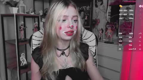 Snapshot of leiladwight chatting on 09/25/25, 04:05 Leila online show from 09/25/25, 04:05