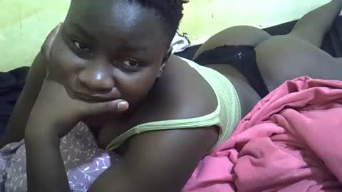 leilah_cute19 online show from 04/07/26, 05:57