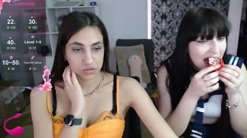 Snapshot of leilajul chatting on 02/24/26, 12:14 Leila online show from 02/24/26, 12:14