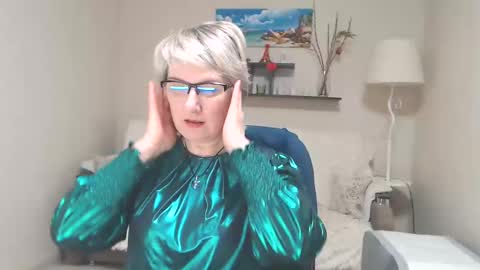 Leila Kinky online show from 02/19/25, 04:12