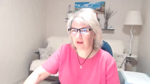 Snapshot of leilamays chatting on 05/12/26, 03:36 Leila Kinky online show from 05/12/26, 03:36