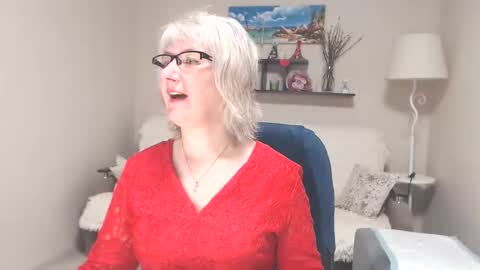 Snapshot of leilamays chatting on 05/22/26, 03:57 Leila Kinky online show from 05/22/26, 03:57