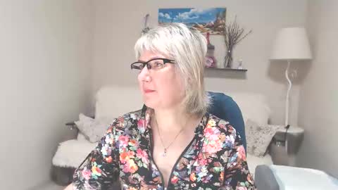 Snapshot of leilamays chatting on 05/23/26, 05:34 Leila Kinky online show from 05/23/26, 05:34