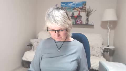 Snapshot of leilamays chatting on 06/05/26, 04:52 Leila Kinky online show from 06/05/26, 04:52
