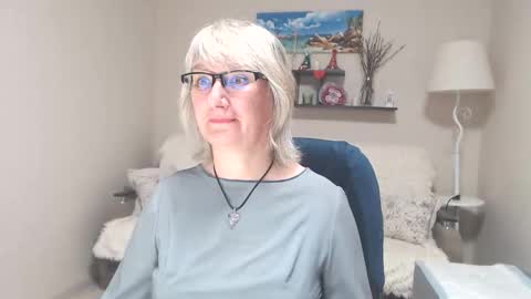 Snapshot of leilamays chatting on 06/05/26, 06:52 Leila Kinky online show from 06/05/26, 06:52