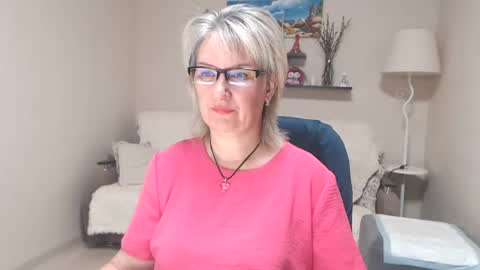 Snapshot of leilamays chatting on 07/06/26, 05:15 Leila Kinky online show from 07/06/26, 05:15