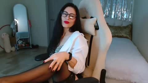 leilamurray online show from 02/20/25, 10:05