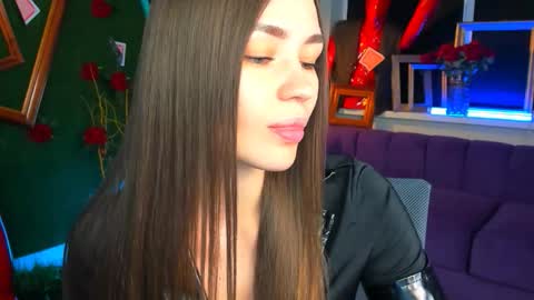 Leila Rai online show from 11/27/25, 01:57