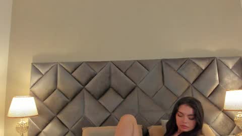 Leizathompson online show from 09/15/25, 08:31