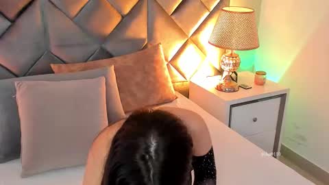 Leizathompson online show from 01/13/26, 05:29