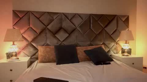 Leizathompson online show from 03/25/26, 05:30