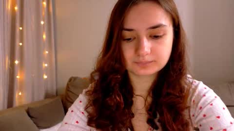 Snapshot of lelia_vibe chatting on 12/01/25, 05:51 Lelia online show from 12/01/25, 05:51