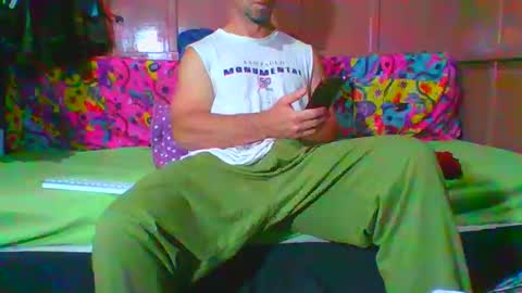 Snapshot of lemao77 chatting on 12/18/25, 01:22 SEX MASTER online show from 12/18/25, 01:22