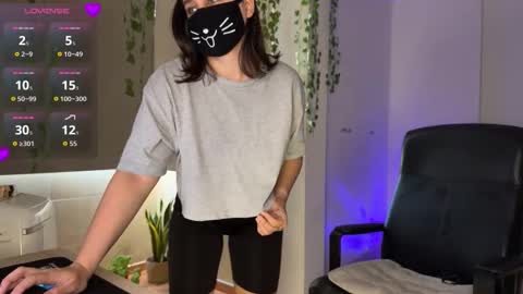 Lemi online show from 10/17/25, 09:56