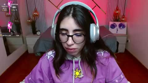 Snapshot of lena_roses chatting on 04/17/26, 05:49 Lena online show from 04/17/26, 05:49