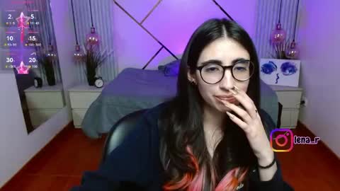 Snapshot of lena_roses chatting on 04/29/26, 08:59 Lena online show from 04/29/26, 08:59