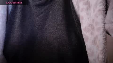 lenagolden online show from 10/13/25, 11:10