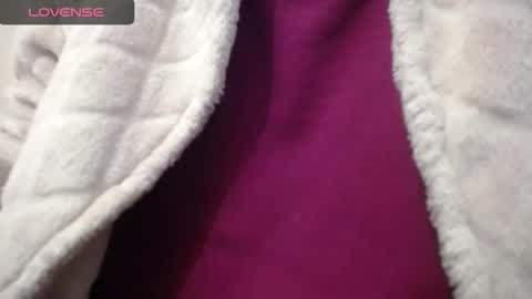 lenagolden online show from 11/09/25, 11:52