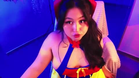 Lenna Kang online show from 12/01/25, 11:54