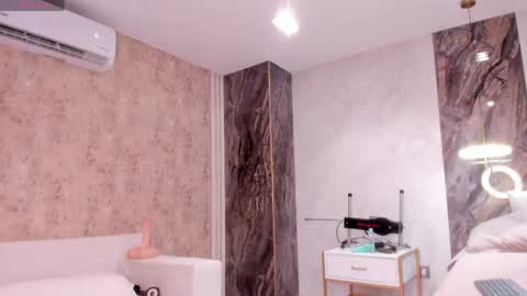 Lenathompson online show from 04/23/26, 04:46