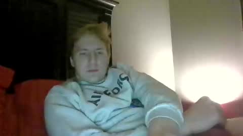 lenewton2004 online show from 01/26/25, 04:09