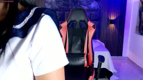 lenna_s online show from 11/25/25, 11:16