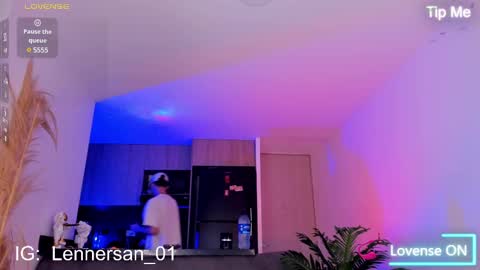 Lenner INDEPENDENT MODEL online show from 02/11/25, 10:39