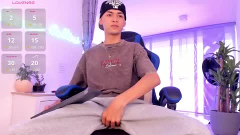 Snapshot of lennercollins_ chatting on 04/20/26, 03:26 Lenner INDEPENDENT MODEL online show from 04/20/26, 03:26