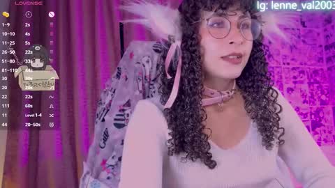 Snapshot of lenneval chatting on 09/11/25, 02:33 Val online show from 09/11/25, 02:33