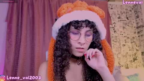 Snapshot of lenneval chatting on 09/21/25, 02:02 Val online show from 09/21/25, 02:02