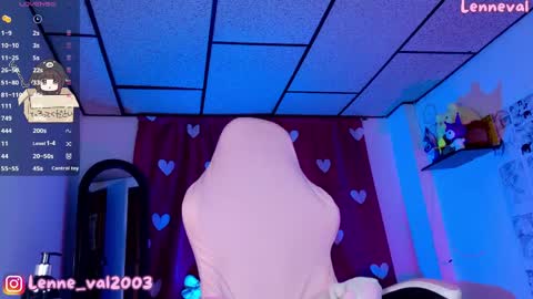 Snapshot of lenneval chatting on 05/17/26, 04:32 Val online show from 05/17/26, 04:32
