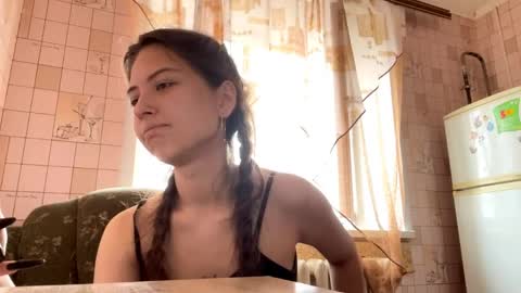 Snapshot of lenniepennachio chatting on 04/19/26, 07:18 Hellomy name is Natalyits my first day here nice to meet you Give me 50 thumbs ups online show from 04/19/26, 07:18
