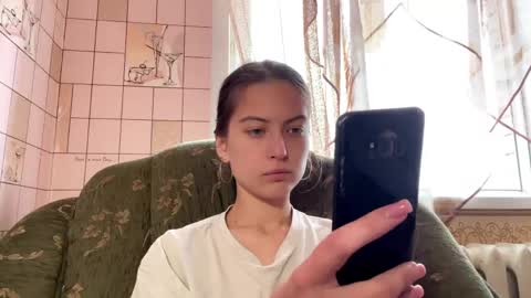 Snapshot of lenniepennachio chatting on 04/25/26, 01:41 Hellomy name is Natalyits my first day here nice to meet you Give me 50 thumbs ups online show from 04/25/26, 01:41